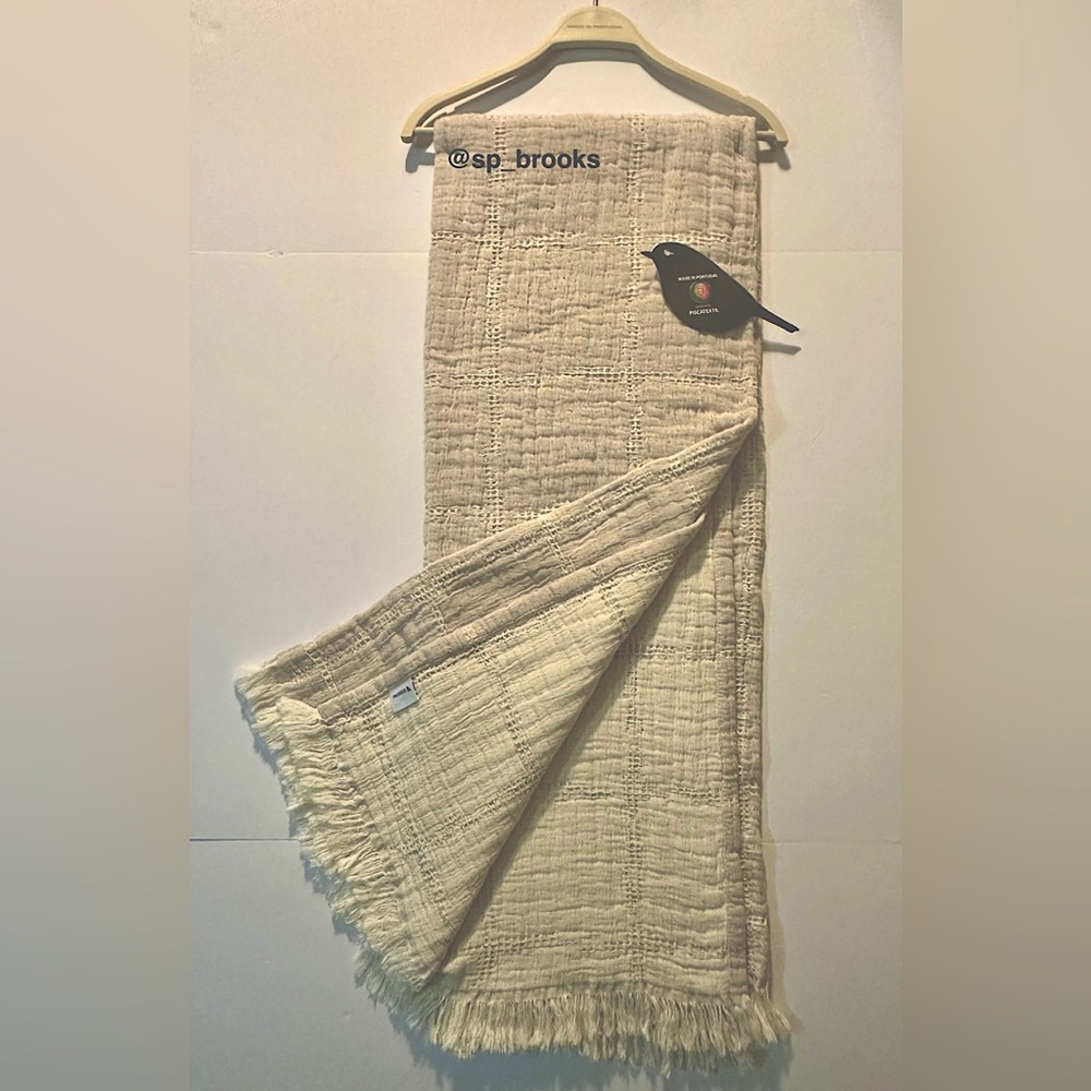 🎁Piscatextil 100% cotton Elegant Light Tan & Cream color Textured Throw Blanket